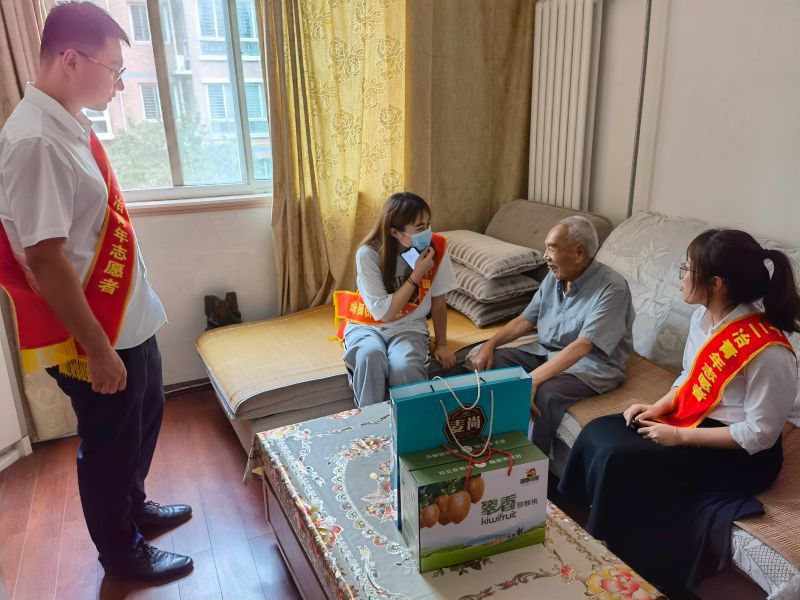 華中公司工會(huì)慰問困難群眾